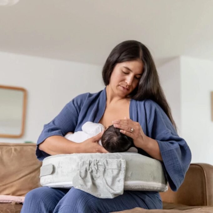 My breast friend žindymo pagalvė kūdikio žindymas pagalba žindymui kaip žindyti kūdikį specialistų rekomenduoajma žindymo pagalvė Mylu.lt produktai žindymui geriausia žindymui super deluxe