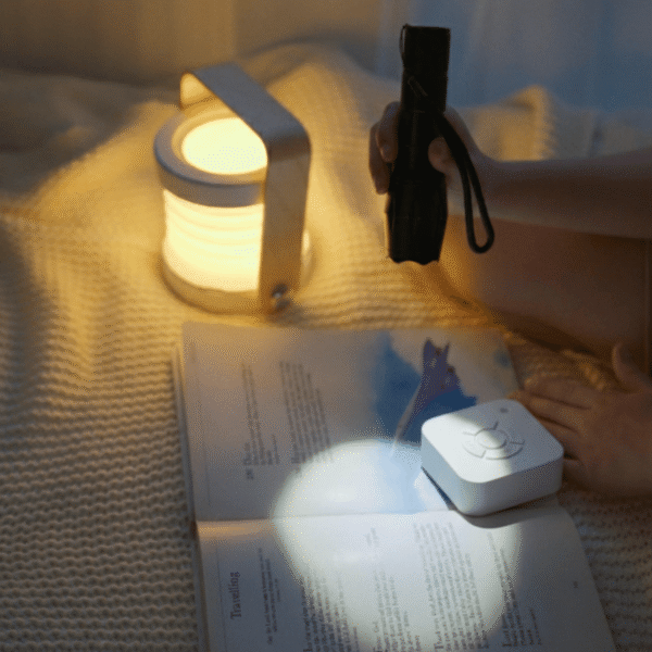 Bevielis baltas triukšmas baltasis triukšmas baltojo tirukšmo aparatas kūdikio miego aplinka kūdikio miegas naujagimio miegas vaiko miegas kokybiškas miegas saugi miego aplinka