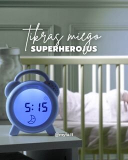 💤Jūsų mažylio naujas miego draugas – Purflo® „Snoozee“!
Tai ne šiaip laikrodis. Tai miego superherojus, kuris padeda mažyliams natūraliai išmokti, kada metas miegoti ir keltis.
🔴 Raudona šviesa – padeda greičiau užmigti.
🔵 Mėlyna šviesa – skatina švelnų pabudimą.
💡 Laikrodis sukurtas remiantis naujausiais tyrimais apie vaikų cirkadinį ritmą.
Mažiau „Kodėl jis vis dar nemiega?“ ir daugiau „Ooo, jis jau miega!“ 😄
Pasiruošusios ramesnėms naktims, mamos? 🌙✨
🛒 Atraskite „Snoozee“ www.mylu.lt (ar per nuorodą bio)
#purflo #miegolaikrodis #mylushop #vaikumiegas #miegorutina #miegosuperherojus #tėvystė #mamųgyvenimas #purflolaikrodis #snoozee