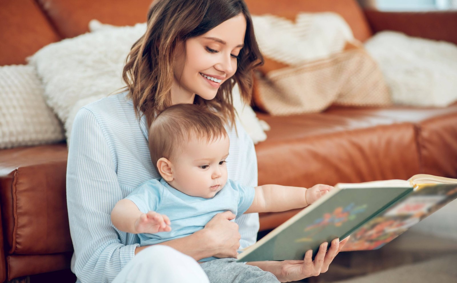 Ankstyvasis skaitymas raktas i vaiko sekme ar išssukis tevams Neuroedukatores patarimai Pagarbi tevyste Skaitymas kudikiams Kada pradeti skaityti vaikui Skaitymo nauda vaikams Kaip skaityti vaikui teisingai Kalbos raida