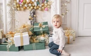 Dovanų perteklius kaip suvaldyti kiekius, ką rinktis ir ko nedovanoti vaikams Pagarbi tėvystė dovanos vaikams dovanos kūdikiams tėvystė