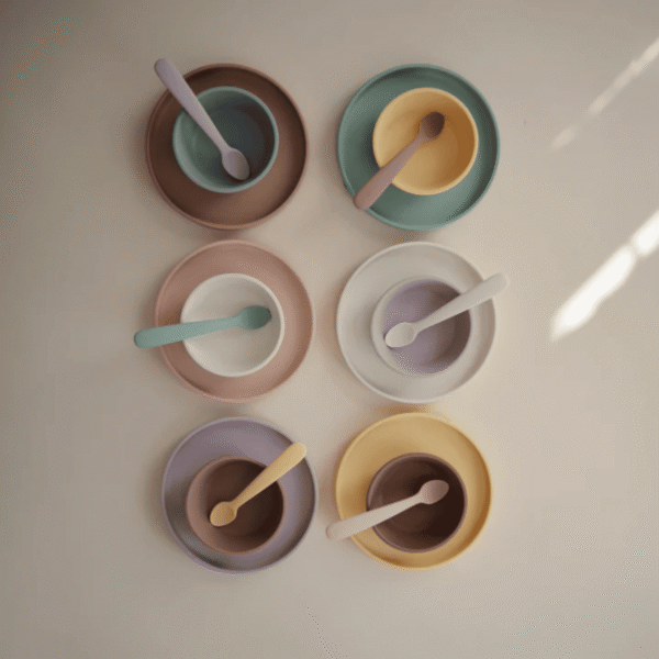 Mushie prilimpantis silikoninis dubuo silikoninis dubenėlis kūdikių primaitinimas kūdikio mityba primaitinimo pradžia vaiko mityba sveika mityba