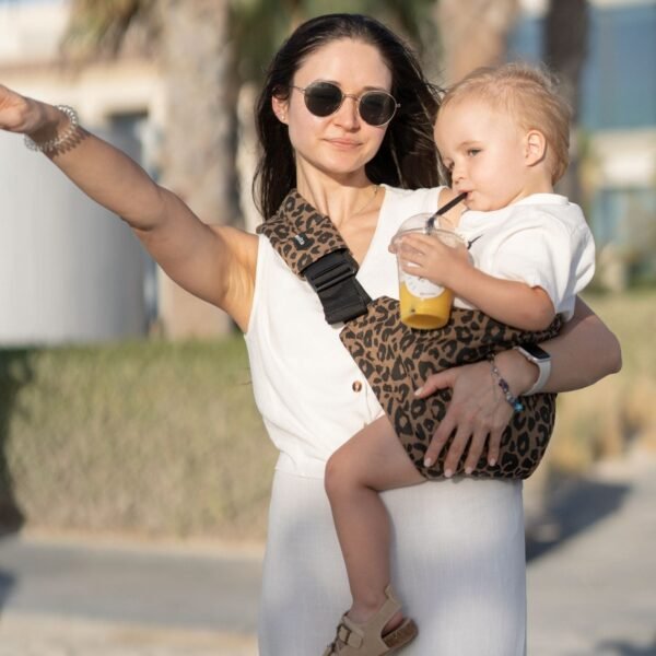 Momsilk nešioklė - sėdynė Momswing (8 - 20 kg) kūdikio nešioklė vaiko nešioklė saugi nešioklė kūdikiui patogi nešioklė kokybiška nešioklė