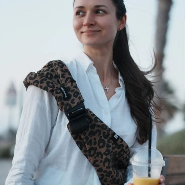 Momsilk nešioklė - sėdynė Momswing (8 - 20 kg) kūdikio nešioklė vaiko nešioklė saugi nešioklė kūdikiui patogi nešioklė kokybiška nešioklė