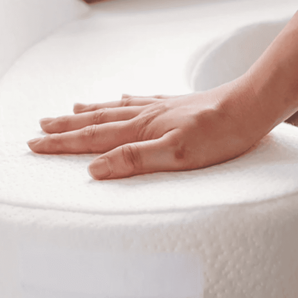 Momcozy CozyPro maitinimo pagalvė kūdikio žindymas kūdikio maitinimas žindymo pagalvė pagalba žindymui kaip žindyti kūdikį Mylu.lt produktai žindymui